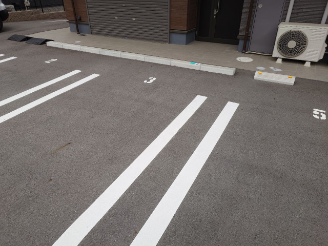 Greenhinataプリムタウン1丁目17-3駐車場の駐車場写真