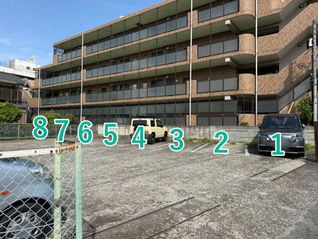 本町28-13☆アキッパ駐車場の駐車場写真