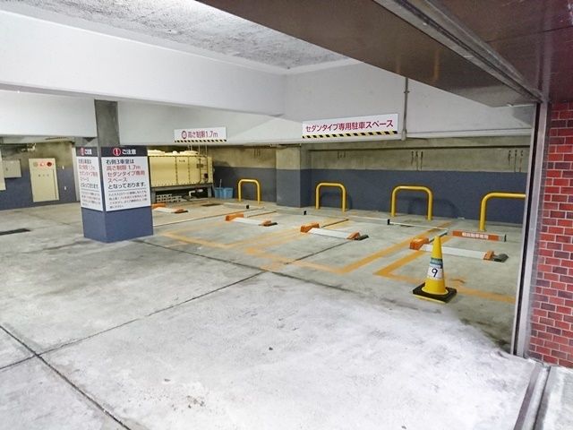 駐車場内写真