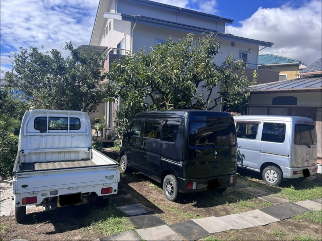 下曽我小学校徒歩30秒　曽我梅林の駐車場写真