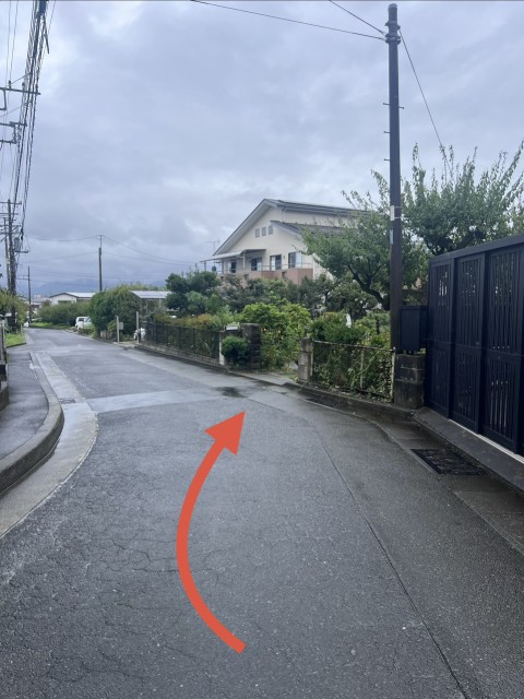 下曽我小学校徒歩30秒　曽我梅林の駐車場写真