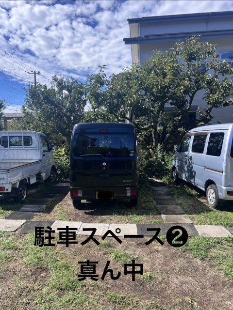 下曽我小学校徒歩30秒　曽我梅林の駐車場写真