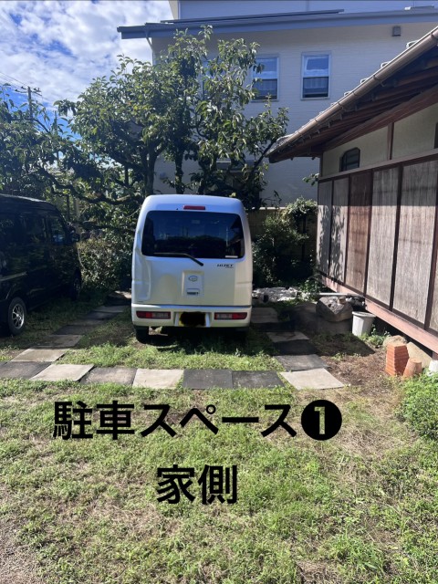 下曽我小学校徒歩30秒　曽我梅林の駐車場写真