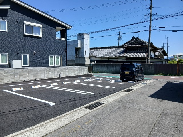 BLUELEAF岡谷銀座　バイクS 駐車場の駐車場写真