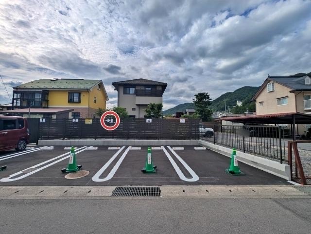 【諏訪湖の花火】8/15アキッパ 諏訪市湯の脇1丁目1-18駐車場臨時駐車場の駐車場写真