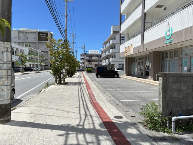平日朝駐車場の駐車場写真