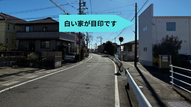 草薙総合運動場(徒歩10分)　池田個人宅駐車場(白い家が目印)の駐車場写真