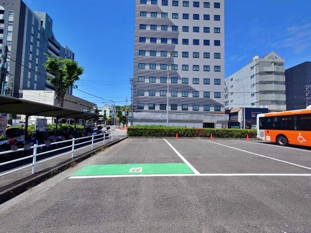 新豊田駅西大型バス 予約駐車場の駐車場写真
