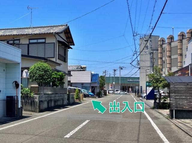 東新田1丁目14-5駐車場の駐車場写真