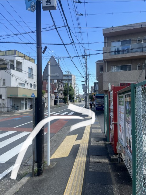 【バイク利用歓迎】玄関前駐車場 中野島6丁目17-39-1の駐車場写真