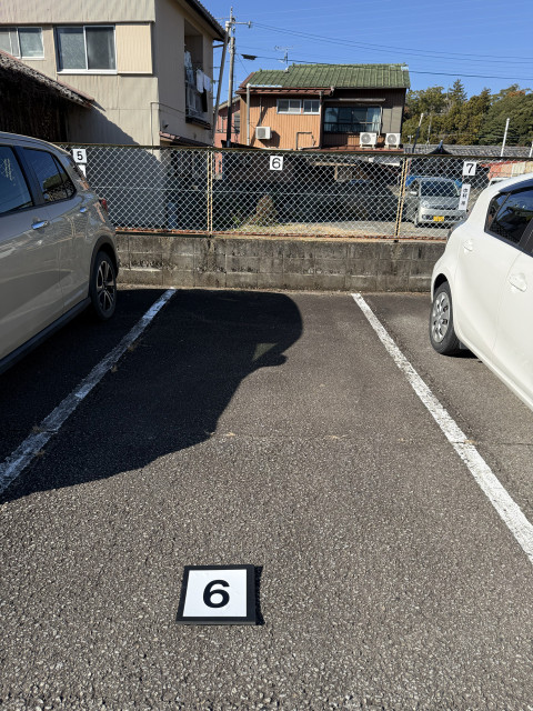 高雄2丁目32  やまもとモータープールの駐車場写真