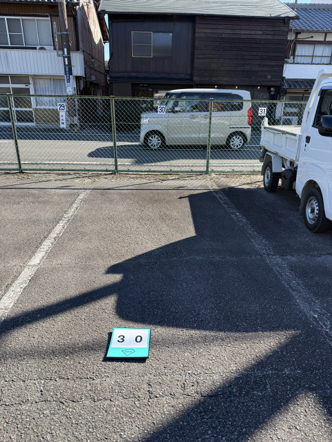 高雄2丁目32  やまもとモータープールの駐車場写真