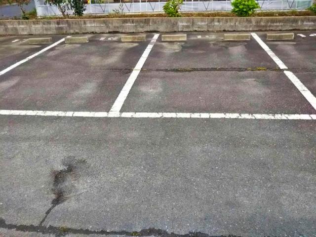 レオパレスベアージュ駐車場【18568】の駐車場写真