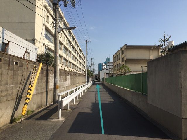 8.直進してください。