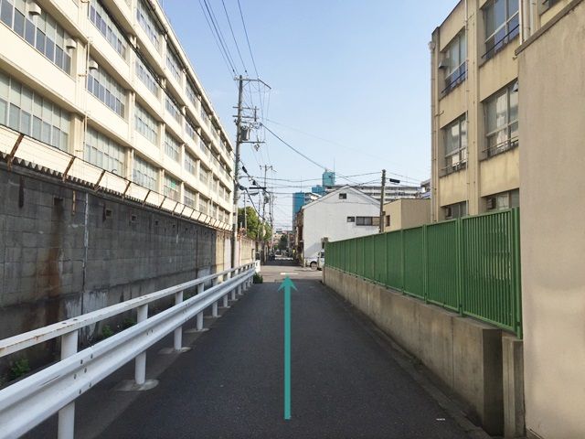 9.直進してください。