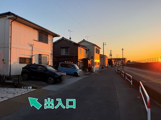 【左側】湊19 K邸☆個宅アキッパ駐車場の駐車場写真