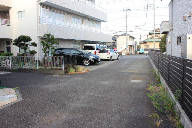 ジャイアント自転車店奥の駐車場の駐車場写真