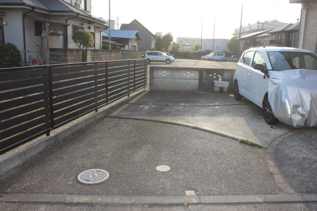 ジャイアント自転車店奥の駐車場の駐車場写真