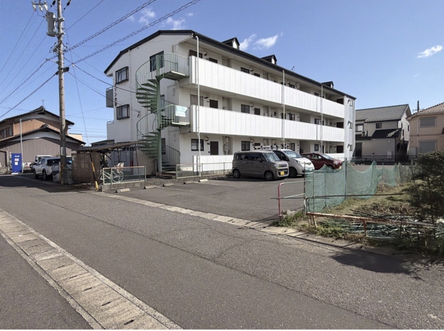 南鶉　メゾン大平駐車場12番の駐車場写真