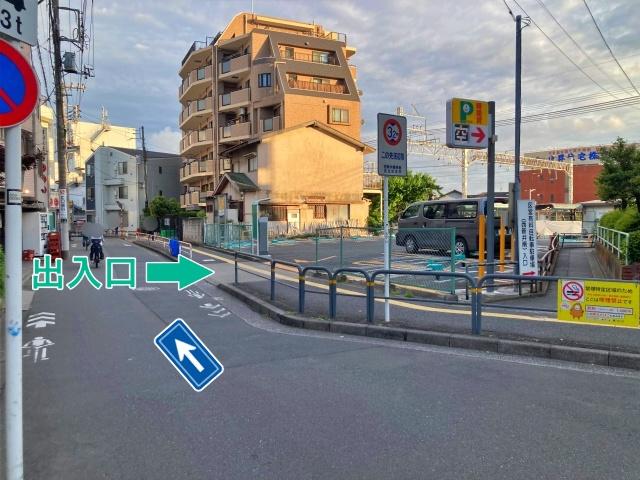 ショウワパーク西新井駅前の駐車場写真