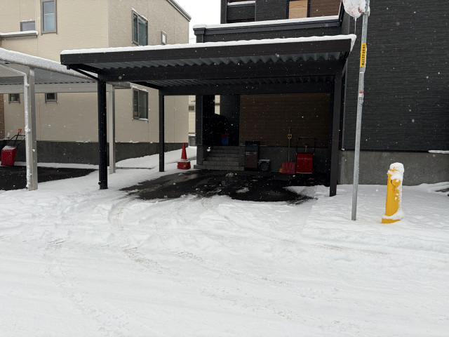大和ハウスプレミストドーム徒歩圏内個人宅駐車場(西岡4条5丁目)の駐車場写真