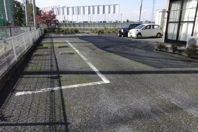 レオパレスSAYAKA駐車場【25880】の駐車場写真