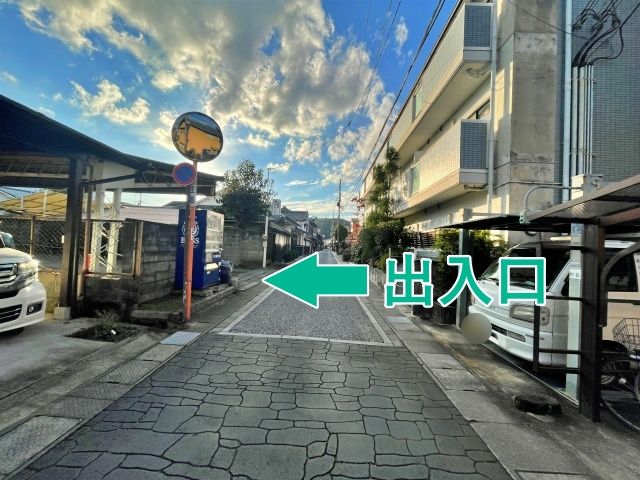 ＊塩屋町ガレージの駐車場写真