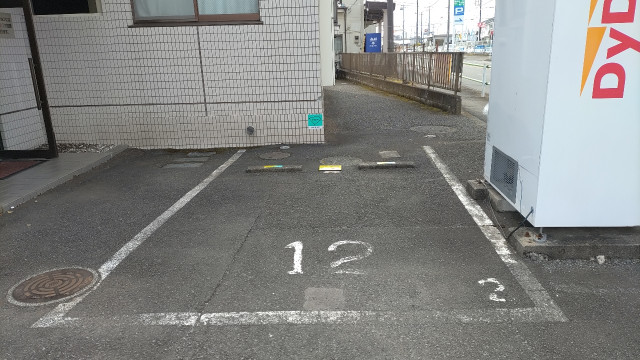 ルミナス武蔵野12の駐車場写真