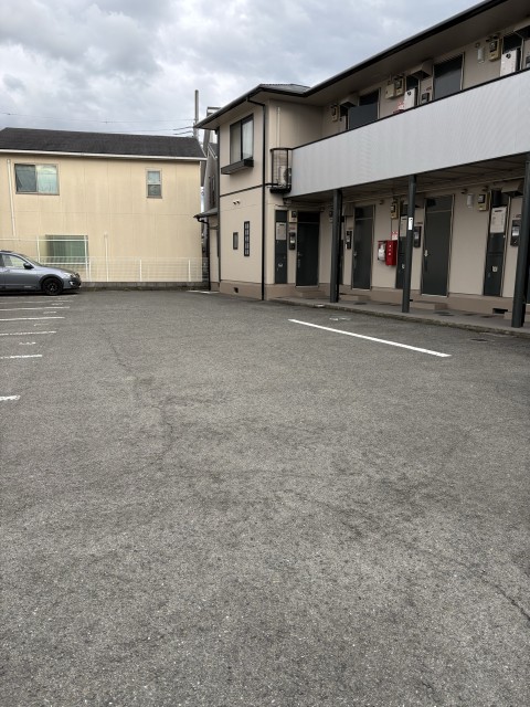 グリーンハイツ2番館、長尾元町1丁目の駐車場写真