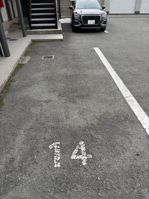 グリーンハイツ2番館、長尾元町1丁目の駐車場写真