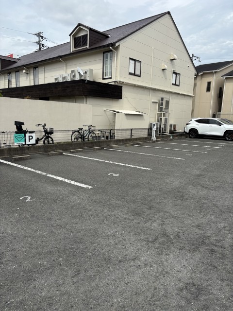 グリーンハイツ2番館、長尾元町1丁目の駐車場写真