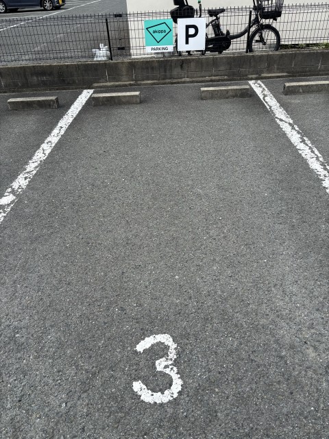 グリーンハイツ2番館、長尾元町1丁目の駐車場写真