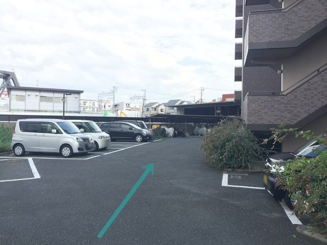 【道順5】ご予約されたスペースをご確認いただき、スペースに間違いのないよう駐車してください。