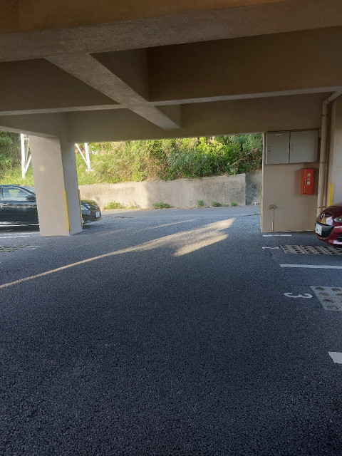 【屋根付き】ビューパレスPKM ４番の駐車場写真