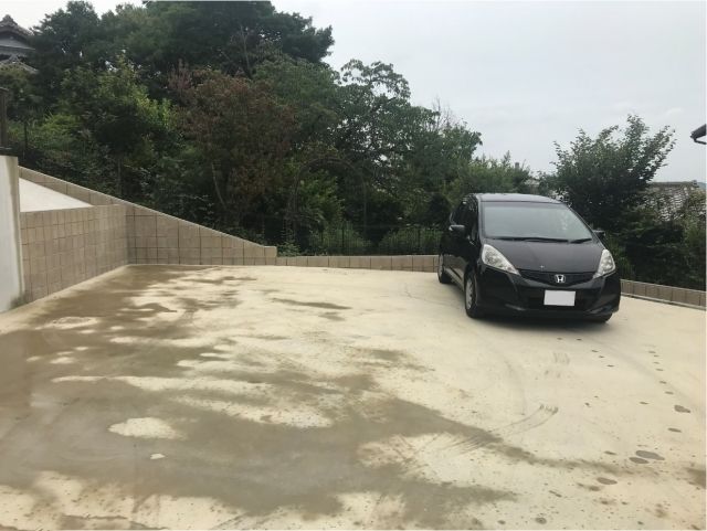 駐車場内
