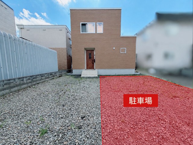 大型車OKの広々スペース✴︎個人宅　福住駅まで徒歩6分！西岡5条1丁目5-2 駐車場の駐車場写真