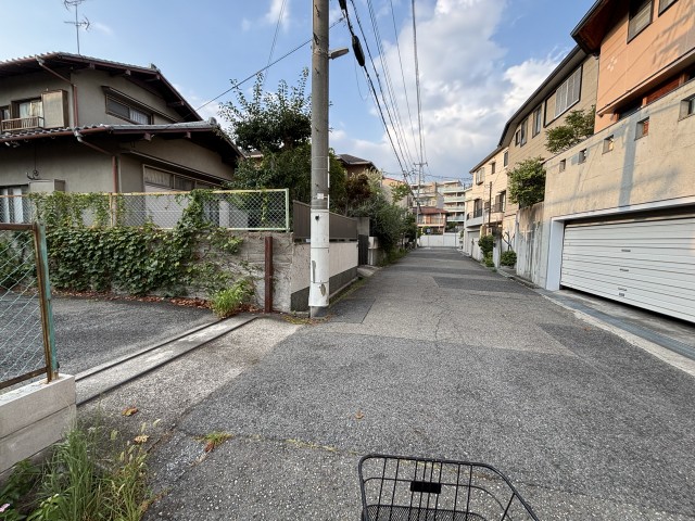 兵庫県西宮市甲子園5番町の駐車場写真