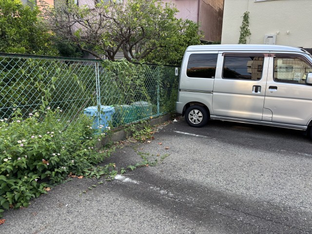 兵庫県西宮市甲子園5番町の駐車場写真