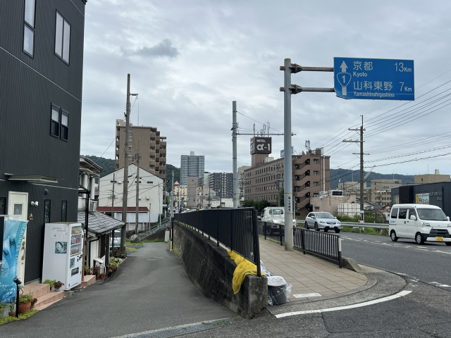本宮2丁目1-7の駐車場写真