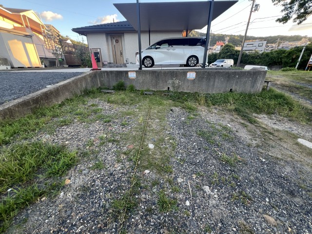 本宮2丁目1-7の駐車場写真