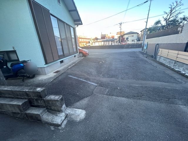 上村鍼灸院駐車場【3】の駐車場写真