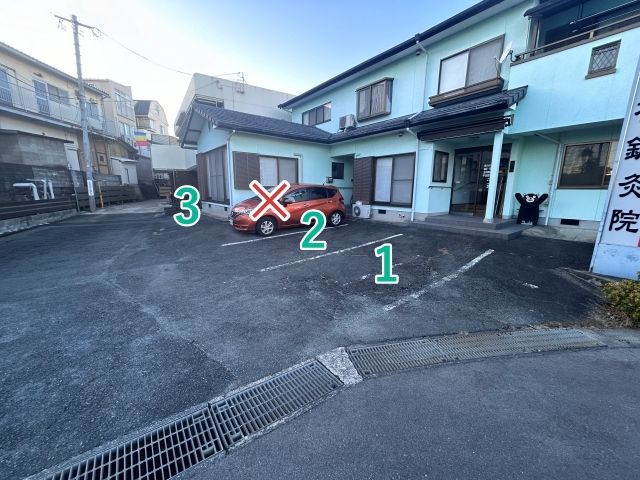 上村鍼灸院駐車場【3】の駐車場写真