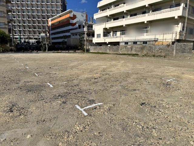 古波蔵3丁目空き地駐車場の駐車場写真