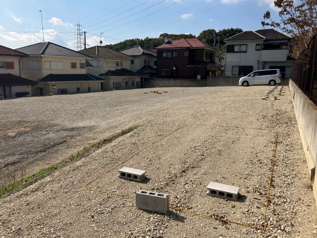 ガレージ天が岡の駐車場写真