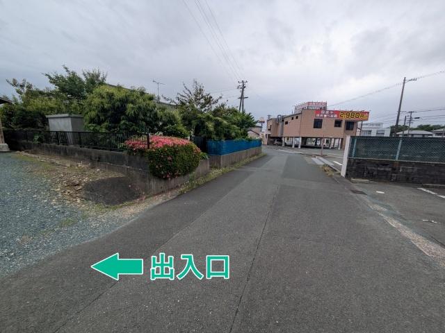 富士見台23-13 車庫前駐車場の駐車場写真