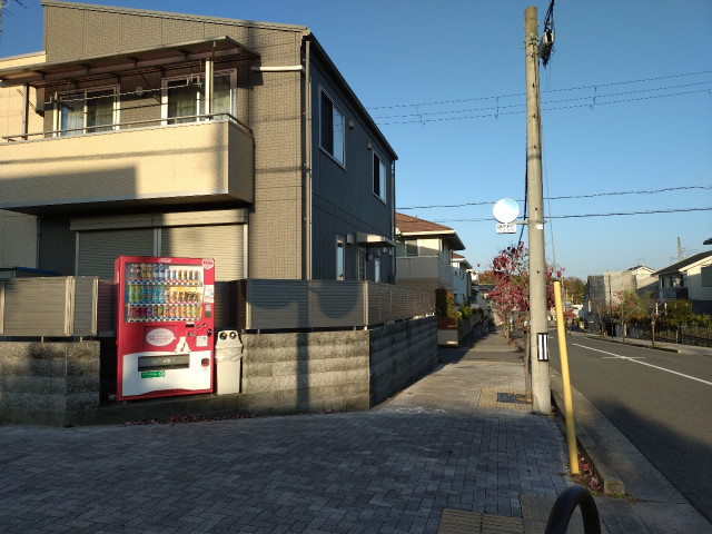 羽曳が丘10-8-1の駐車場写真