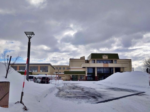 P2 旭川市立神楽中学校【利用時間：AM 6:00〜13:00まで】※入庫時間：AM 6:00〜8:00までの駐車場写真