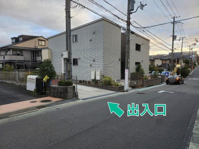 ポルトボヌール千里山の駐車場写真