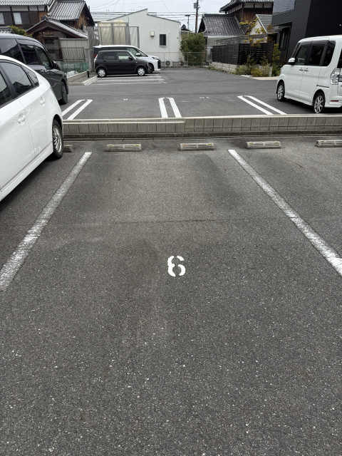 ハレクラニ駐車場【6】の駐車場写真