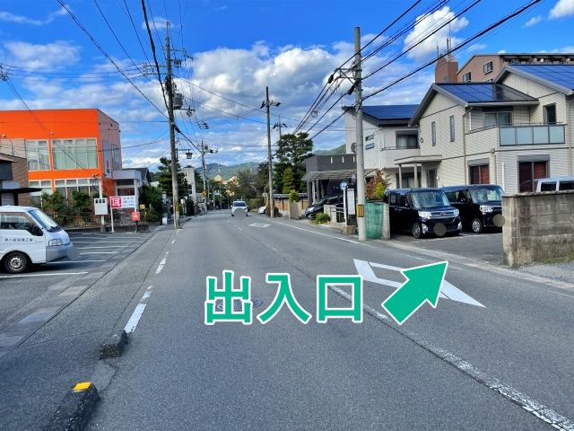 ＊西村ガレージの駐車場写真